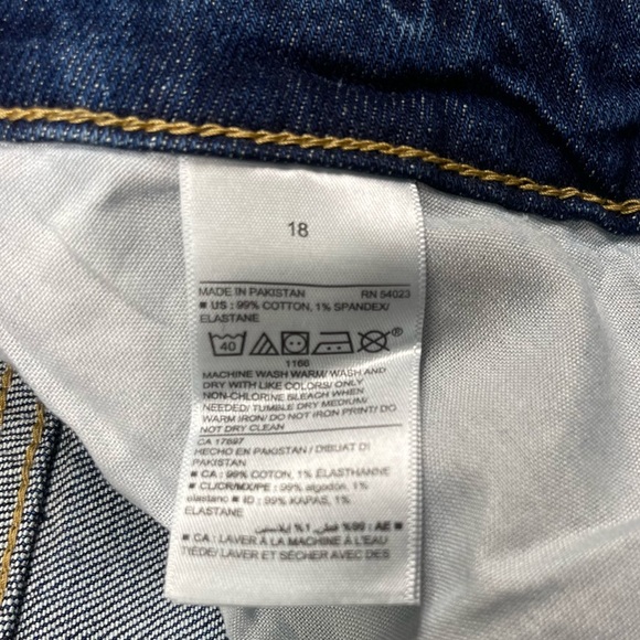 NWT Old Navy Slim Wide Leg Jeans - Picture 3 of 4